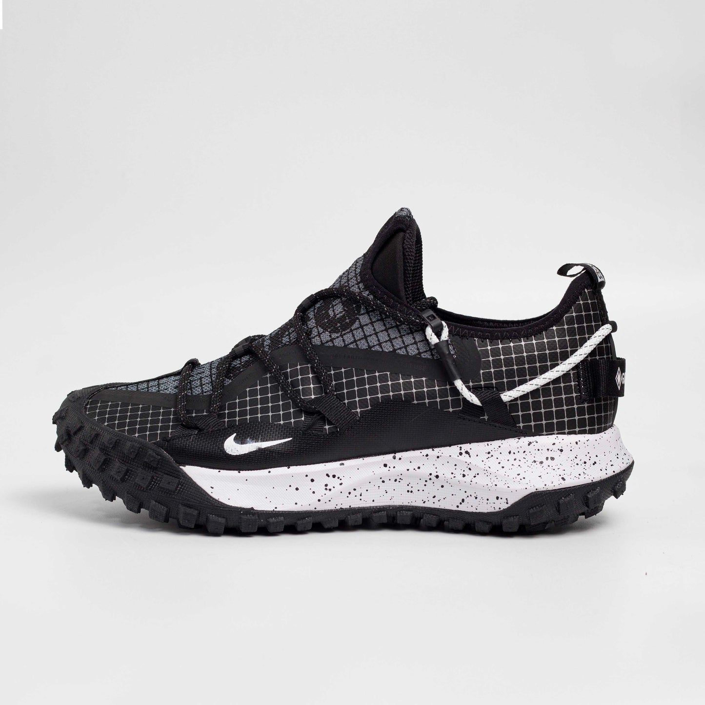 NIKE MOUNTAIN FLY GTX SE BLACK WHITE - 4145
