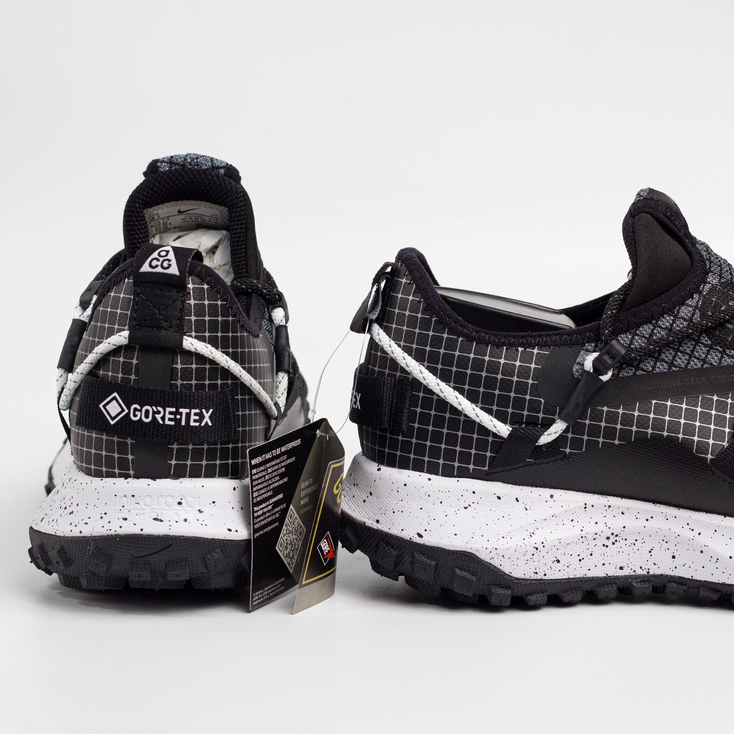 NIKE MOUNTAIN FLY GTX SE BLACK WHITE - 4145