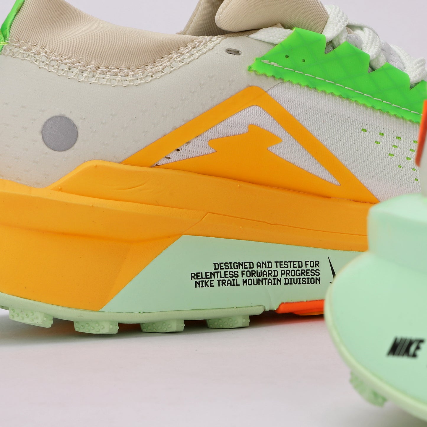 NIKE MIRROR ZOOMX ZEGMA TRAIL 2 GREEN W - 4076