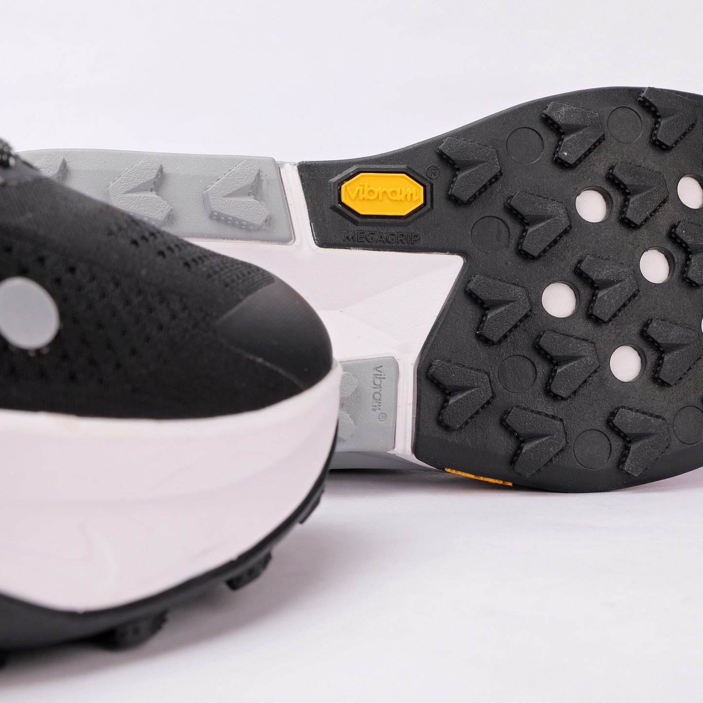 NIKE MIRROR ZOOMX ZEGMA TRAIL 2 BLACK - 4074