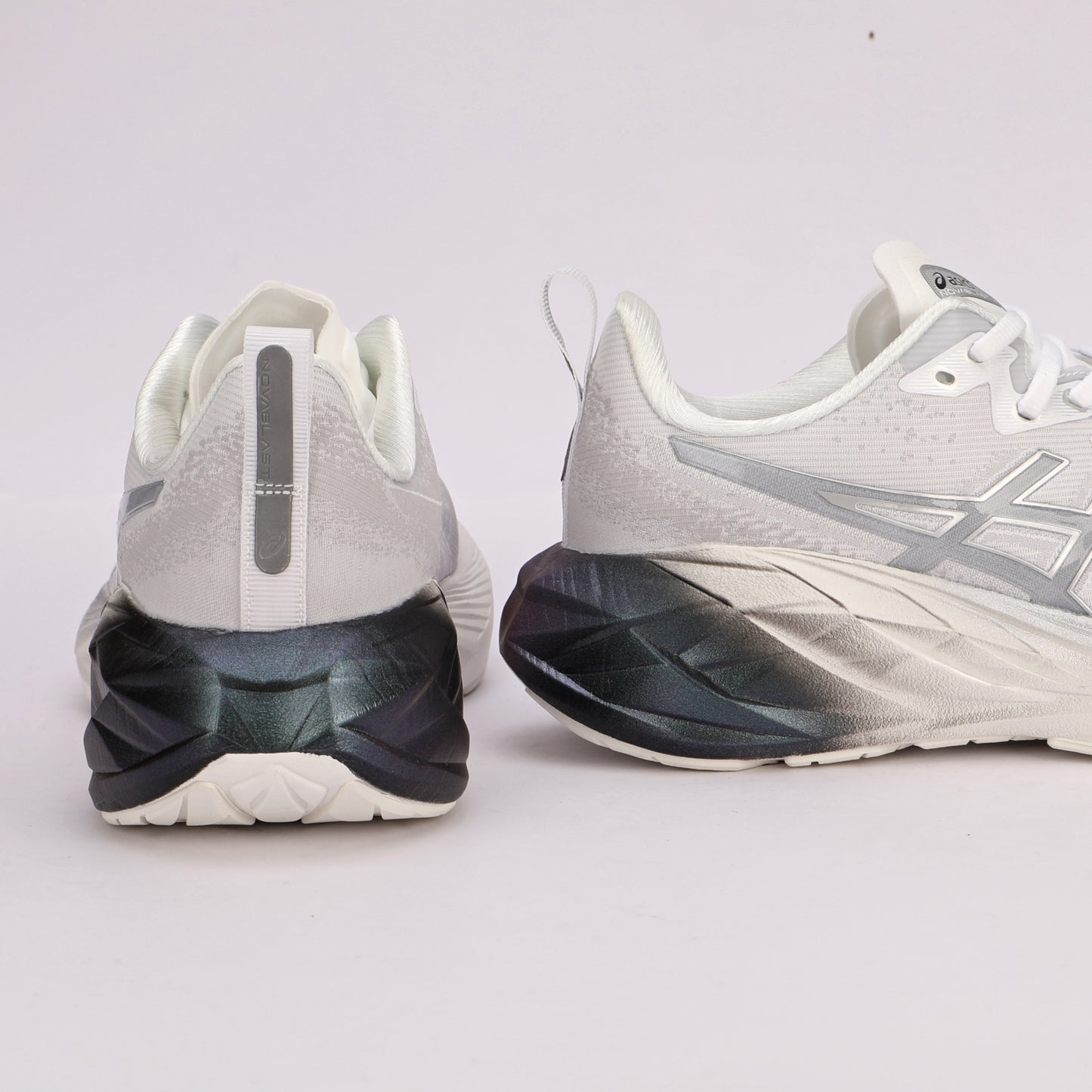 ASICS NOVABLAST 4 MIRROR WHITE BLACK - 4140